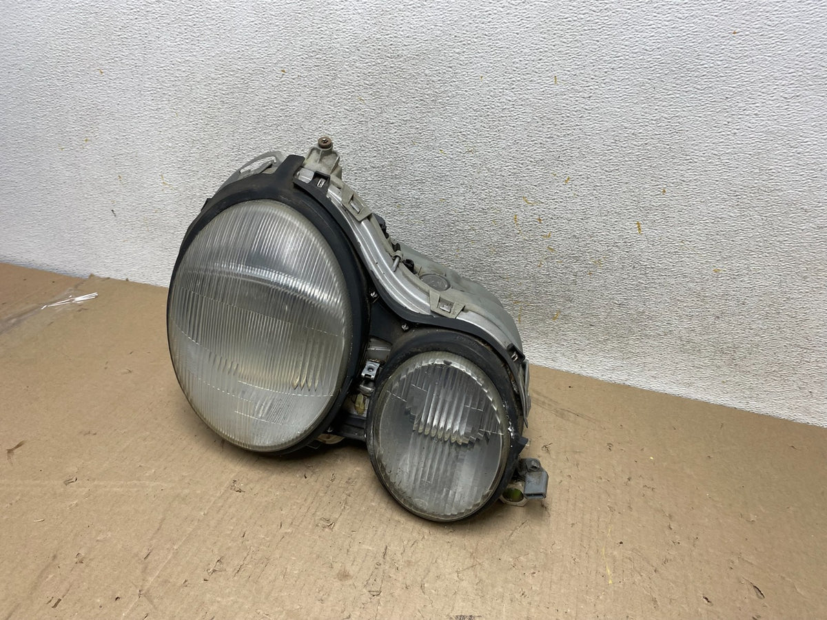 1996-1999 Mercedes E E320 E430 Right Passenger RH Side Headlight AH7636 DW2