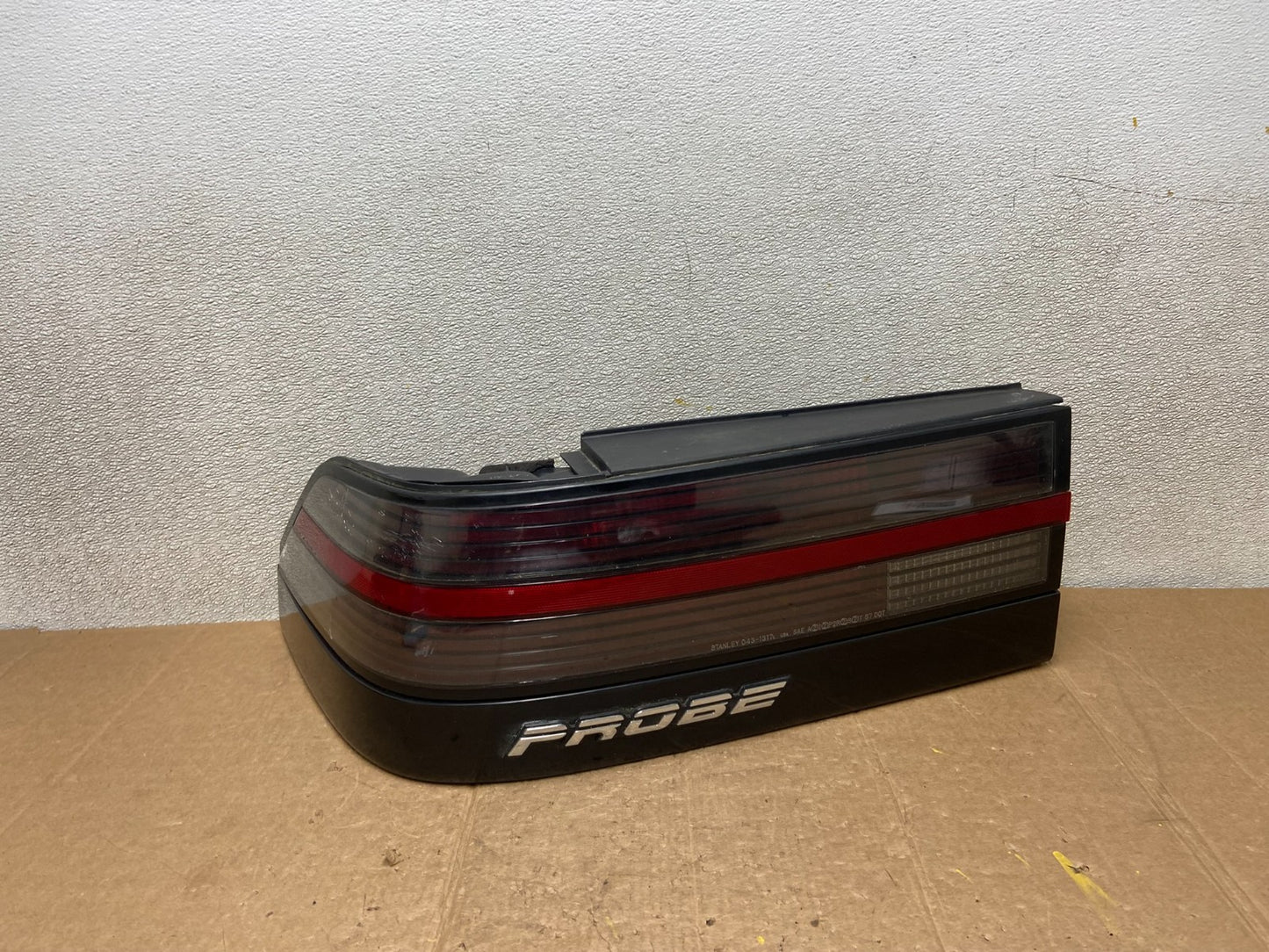 1990 Ford Probe Left Driver LH Side Tail Light OEM AA2591 GD0