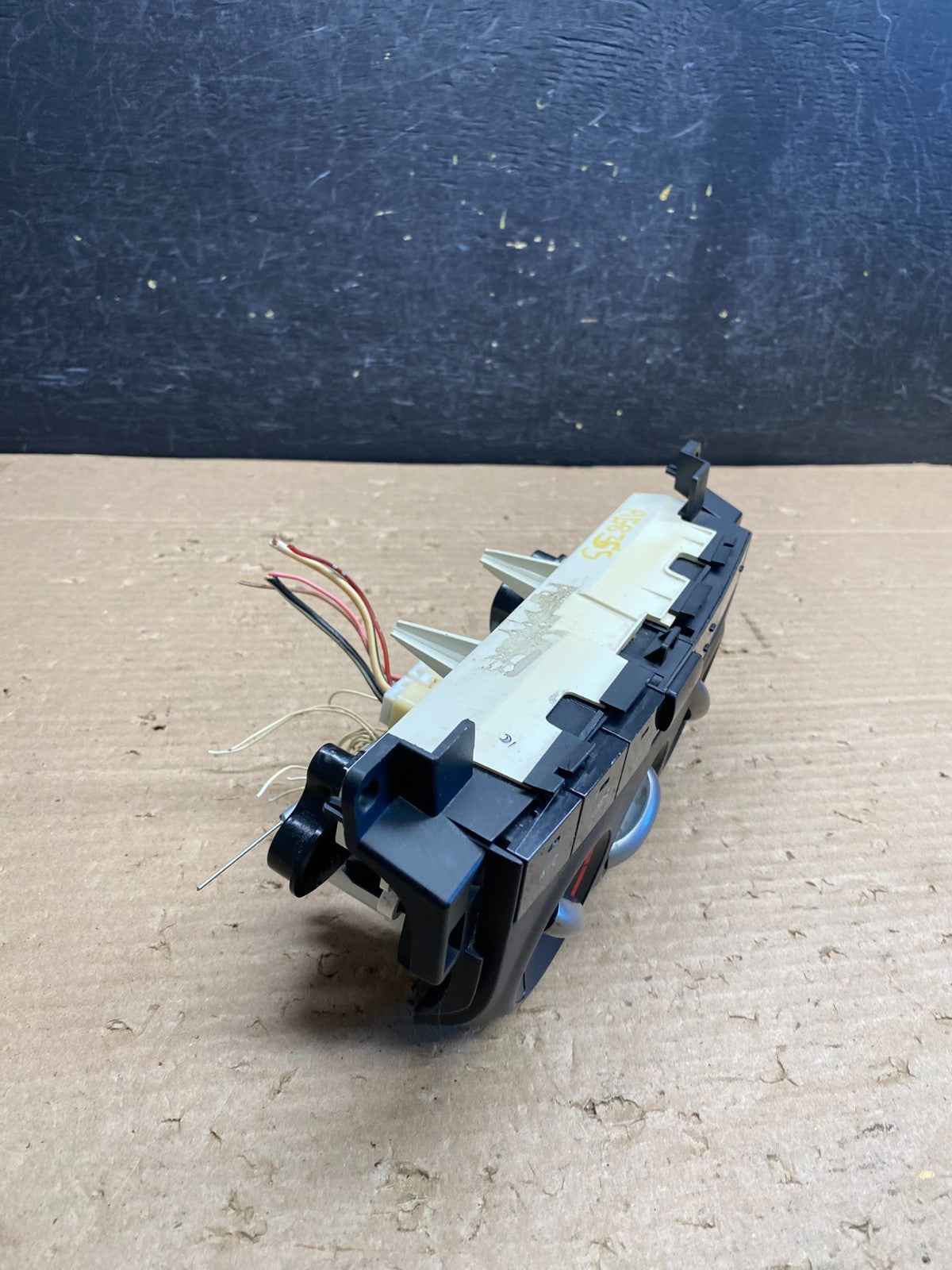 2004 - 2005 Toyota RAV4 A/C Heater Climate Control Unit Switch AG8355 DG1