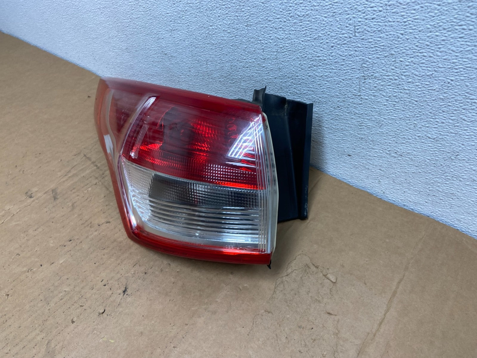 2013 to 2016 Ford Escape Left Driver LH Side Tail Light AC8489 DW1