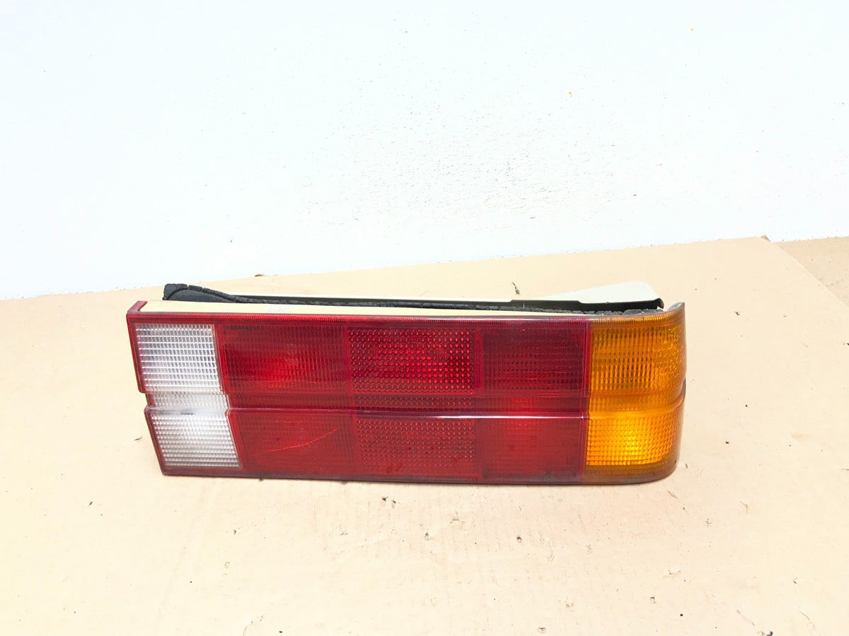 1986 to 1988 Bmw E30 Right Passenger Rh Side Tail Light ag6731 DG0
