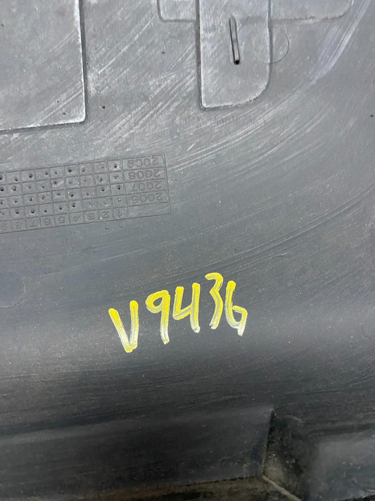 2008 to 2012 Chevrolet Malibu Engine Cover Plastic Motor Shield V9436 DG9