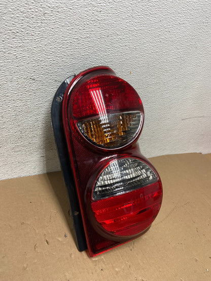 2005 2006 2007 Jeep Liberty Right Passenger Rh Tail Light TYC AD6484 DW2