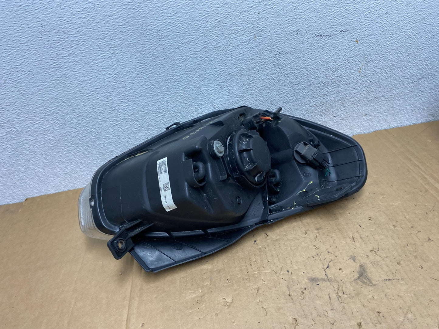 2006 to 2011 Hyundai Accent Sedan Left Driver LH Halogen Headlight AD3175 DW6