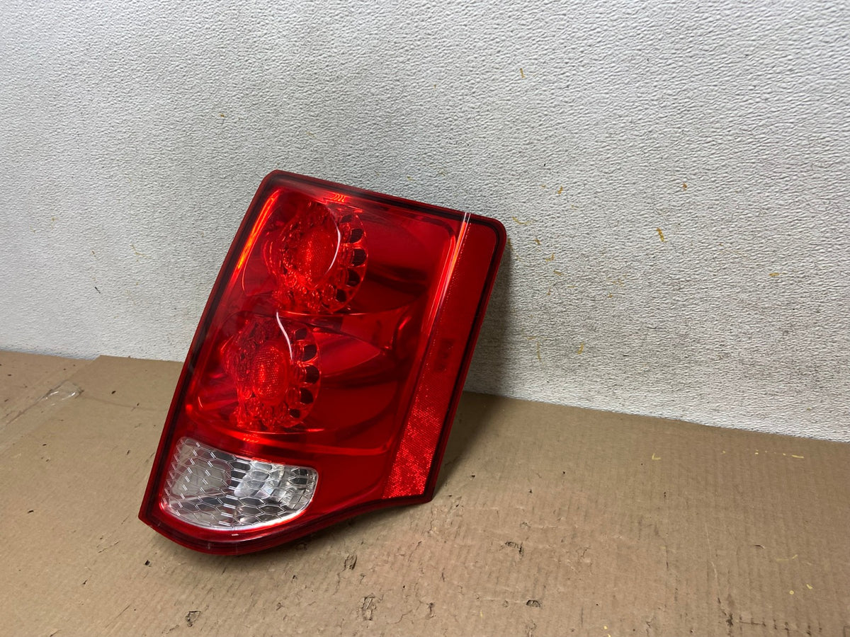 2011 - 2018 Dodge Grand Caravan Right Passenger RH Tail Light Led AH5940 LK2