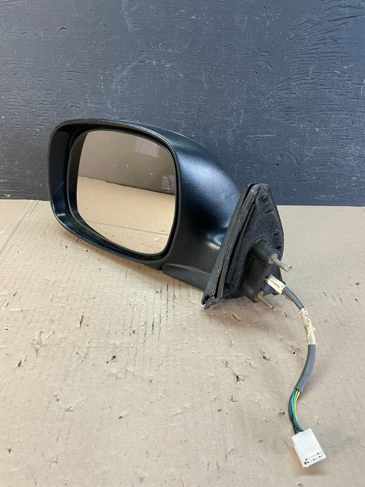 2000 to 2006 Toyota Tundra Left Driver LH Side Door View Mirror AD8690 DW2