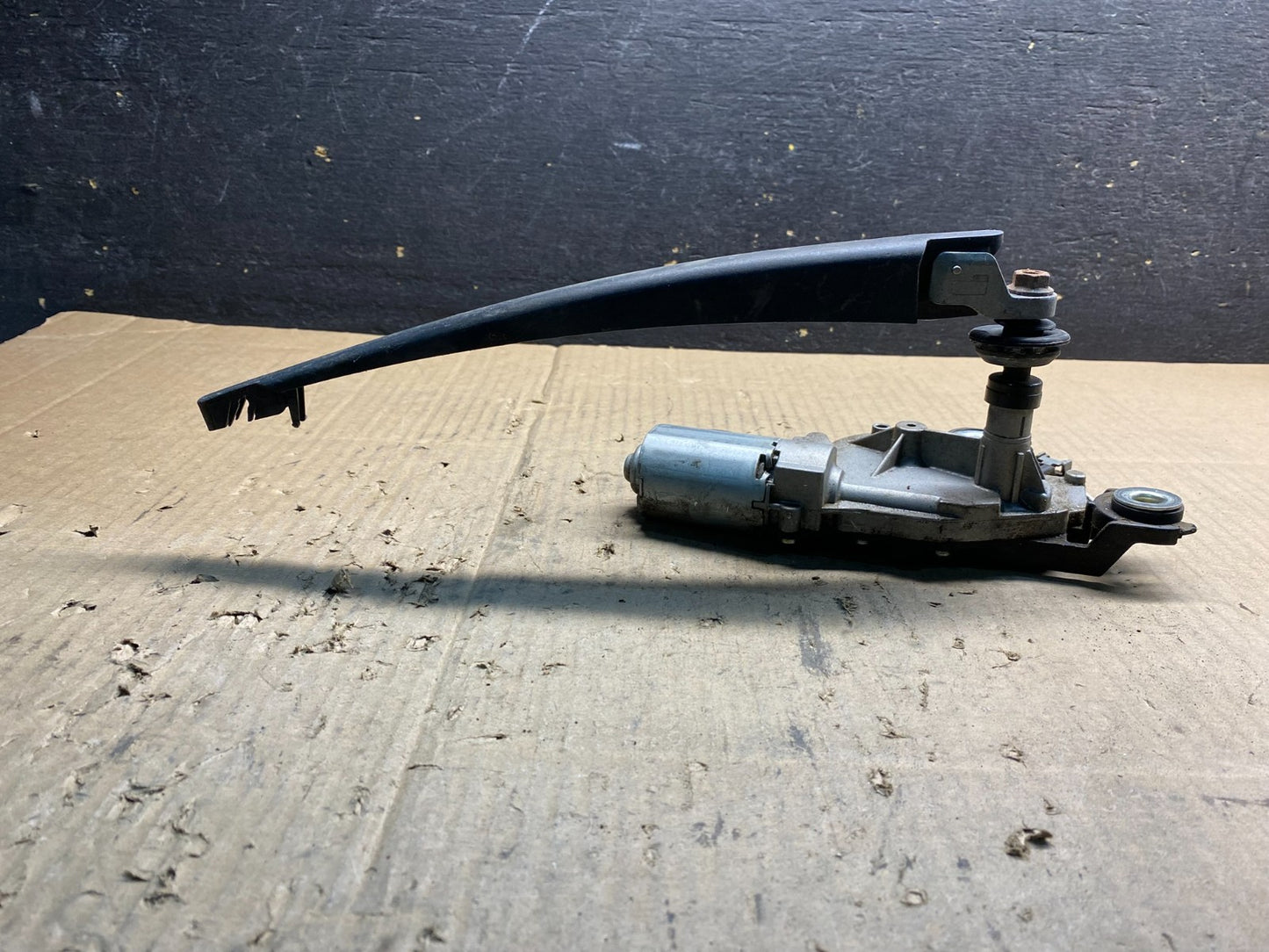 2004 to 2009 Mazda 3 Windshield Rear Wiper Motor ab0366 DG3
