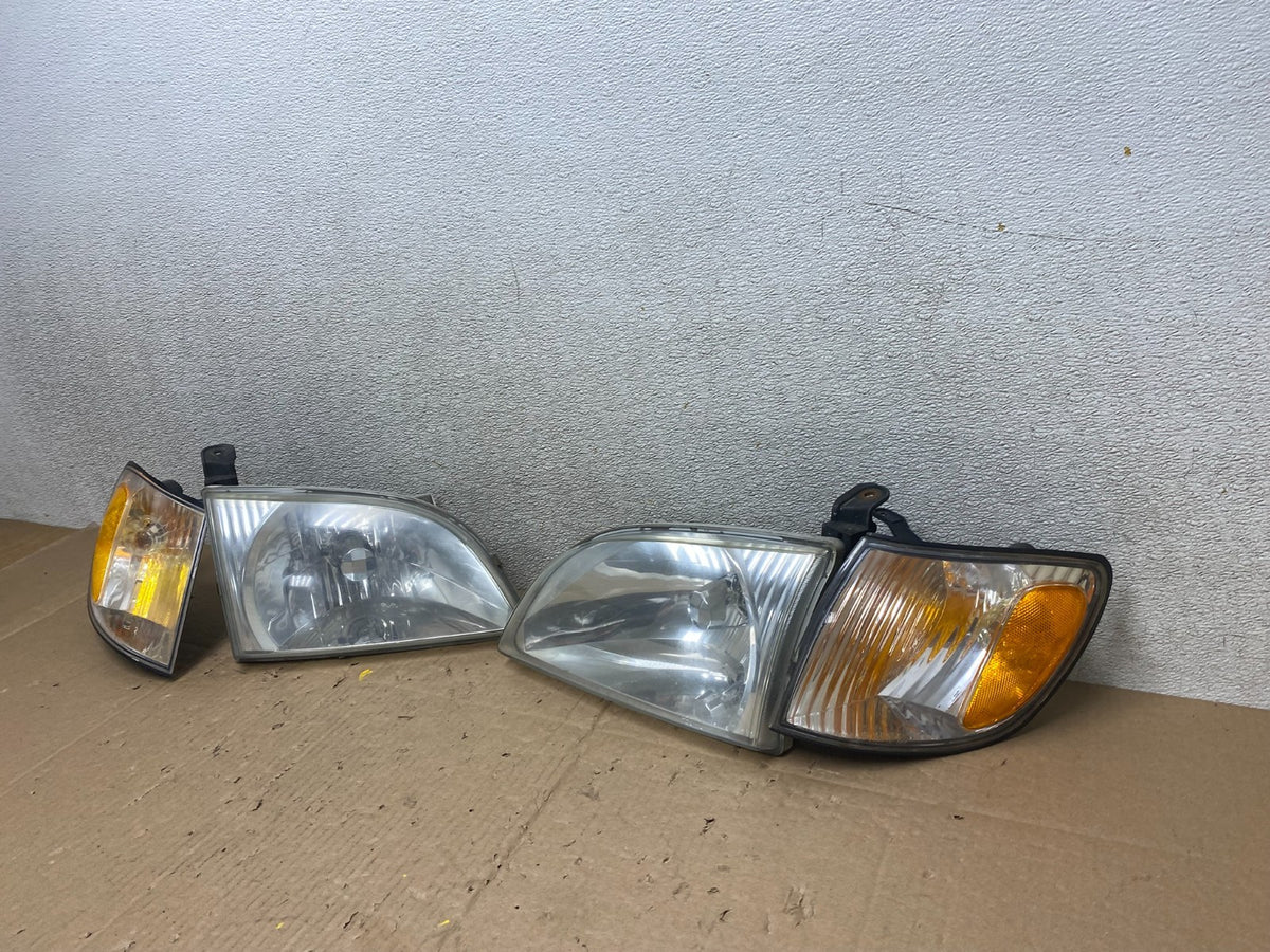 2001 2002 2003 Toyota Sienna Left+Right Side Set Headlights Halogen T5730 DW1