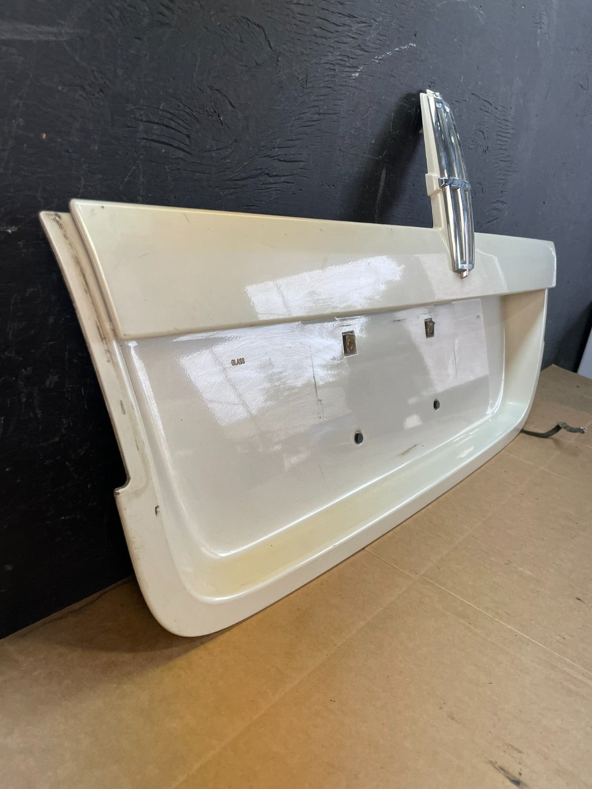 2007 to 2014 Lincoln Navigator Trunk Liftgate License Plate AC5072 DG2