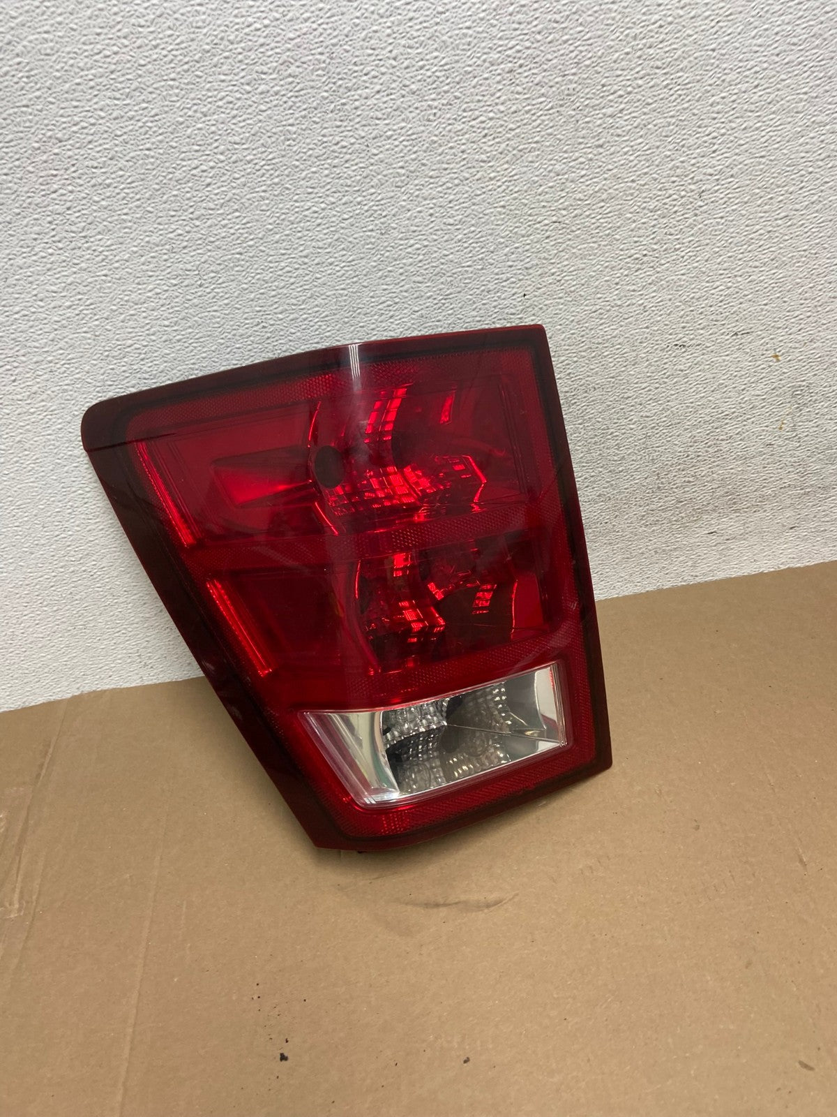2005 to 2006 Jeep Grand Cherokee Left Driver Side Lh Tail Light AD6399 LK2
