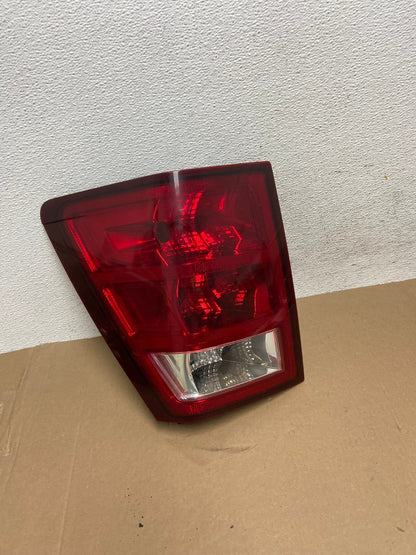 2005 to 2006 Jeep Grand Cherokee Left Driver Side Lh Tail Light AD6399 LK2