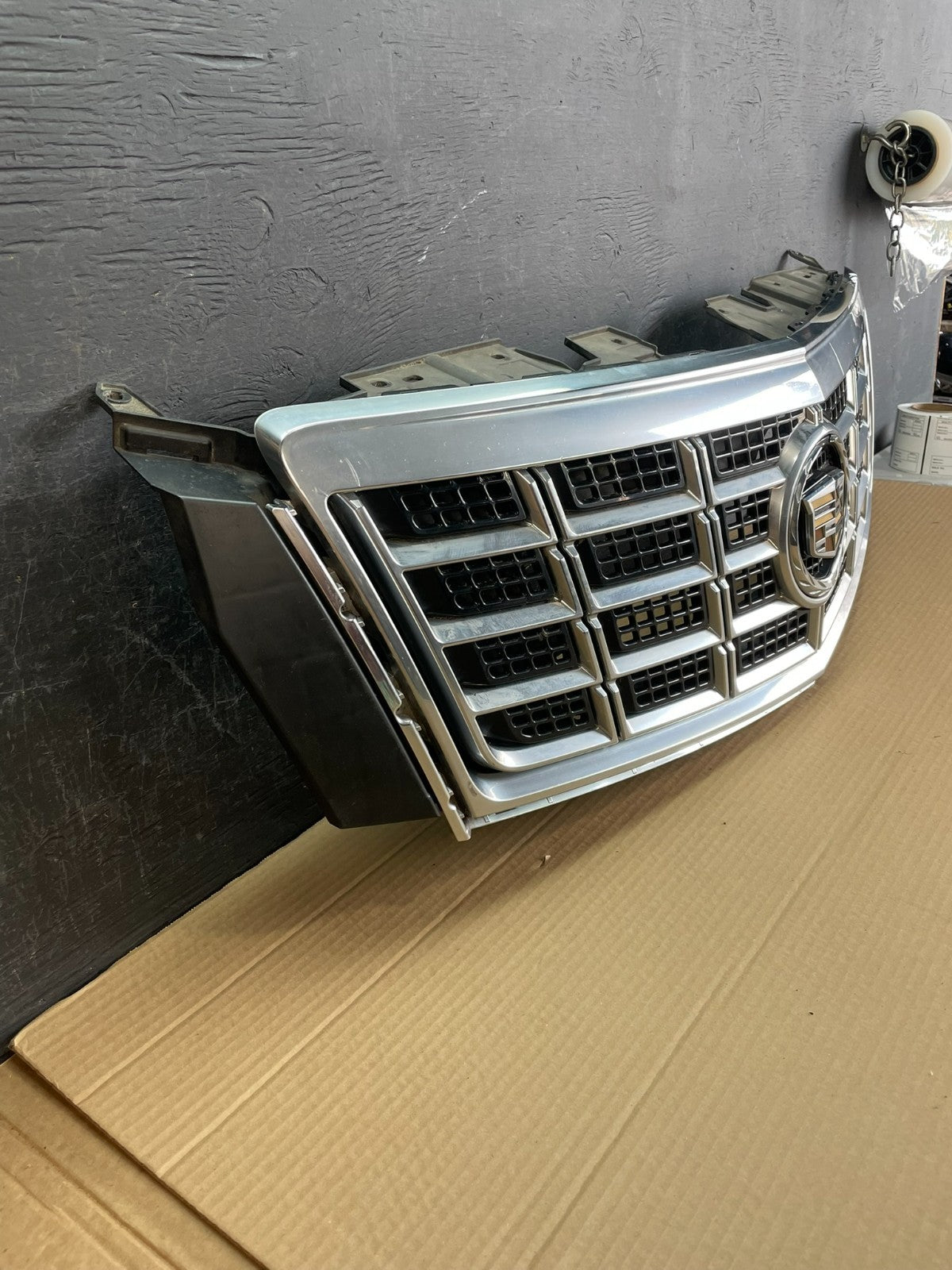 2013 2014 2015 Cadillac XTS Front Upper Grill Grille AE8597 DG2