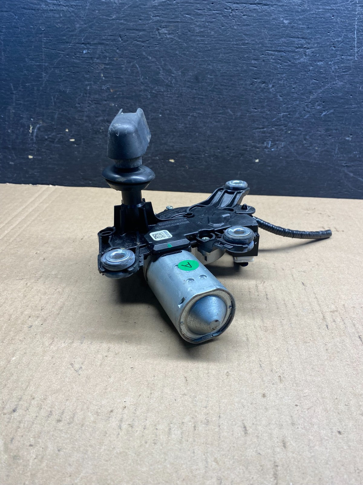 2013-2016 Nissan Pathfinder Back Door Rear Wiper Motor Wiper Blade AE6302 DG2
