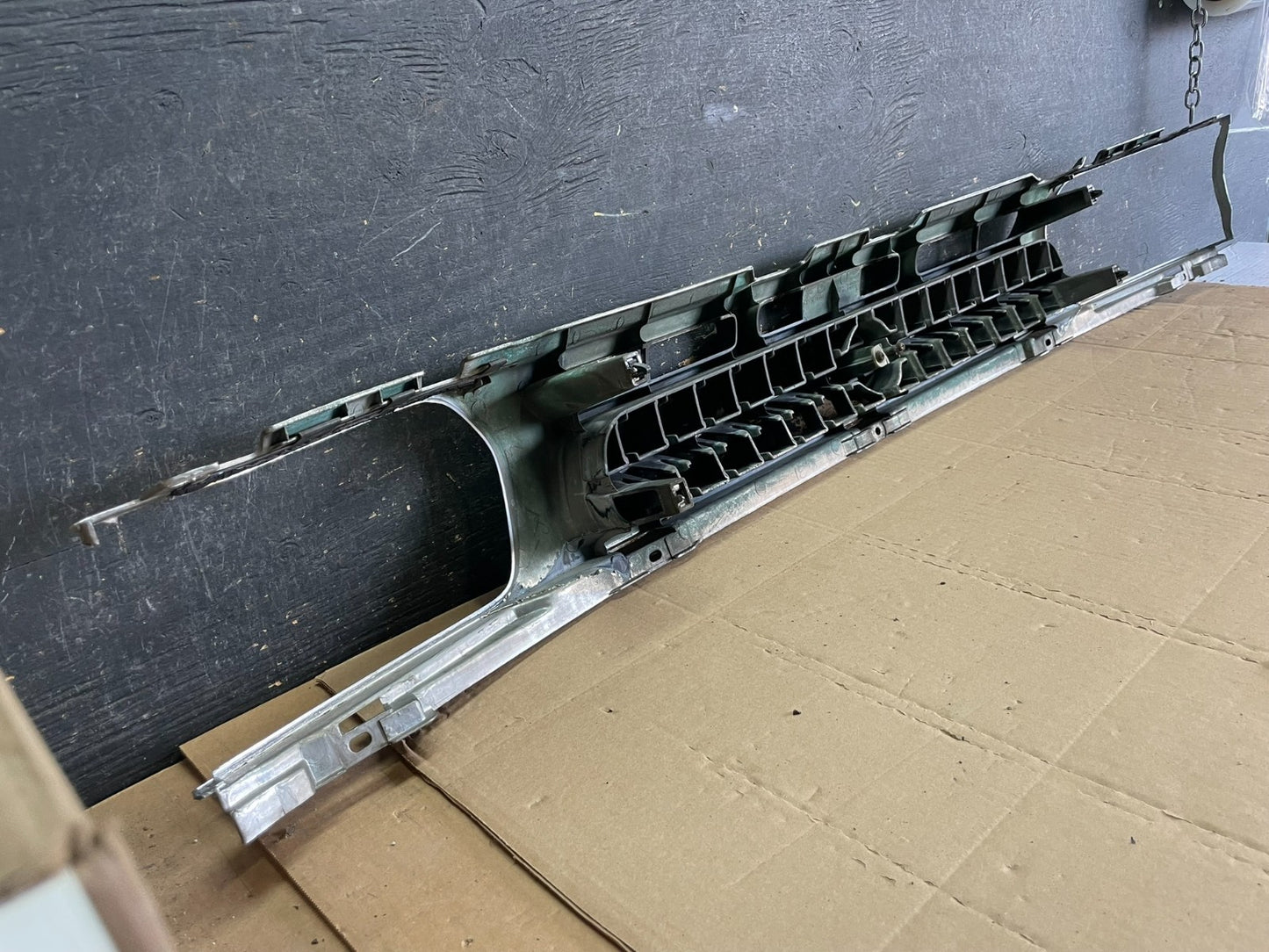 1996 to 1999 Nissan Pathfinder Front Upper Grill Grille OEM AA8841 DG6