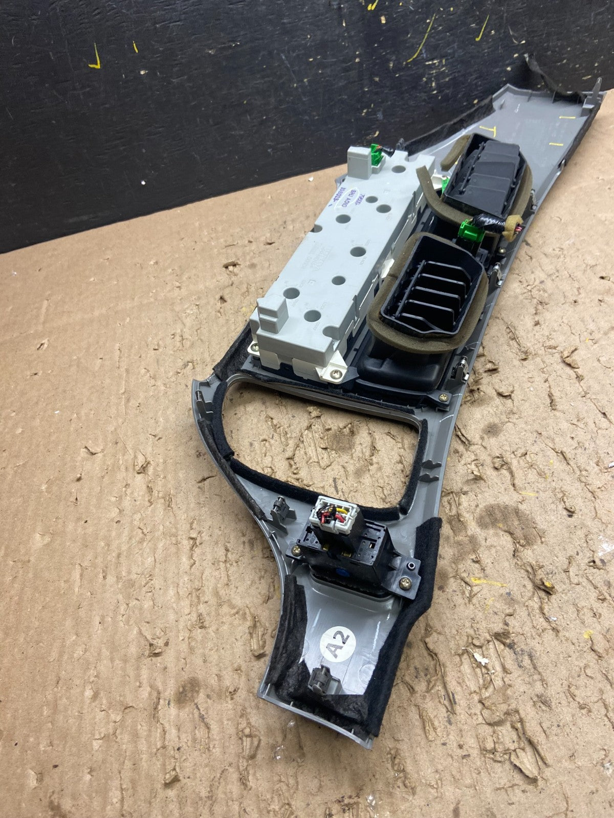 2005 to 2010 Honda Odyssey Radio Climate Control Dash Trim Bezel T8880 DG3