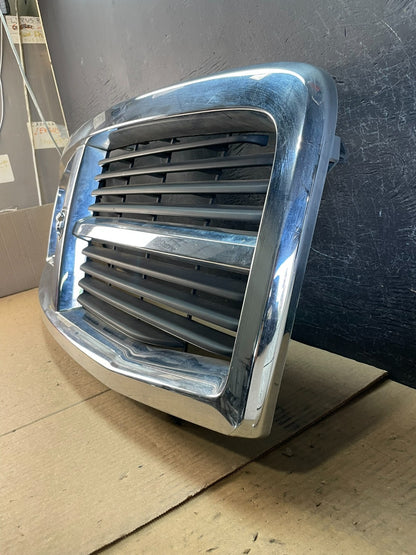 2004 to 2006 Dodge Durango Front Upper Chrome Grill Grille AD0255 DG1
