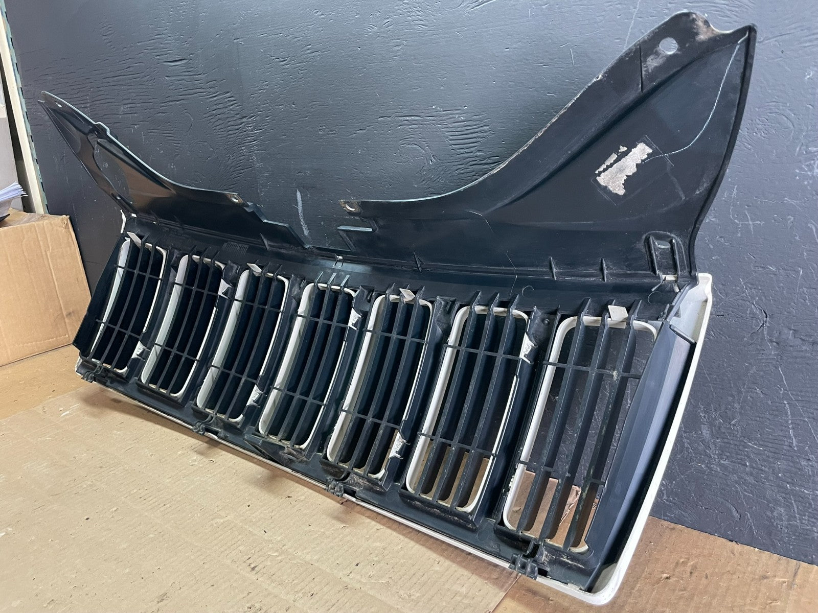 2008 2009 2010 Jeep Grand Cherokee Front Upper Grill Grille OEM AB7678 DG12