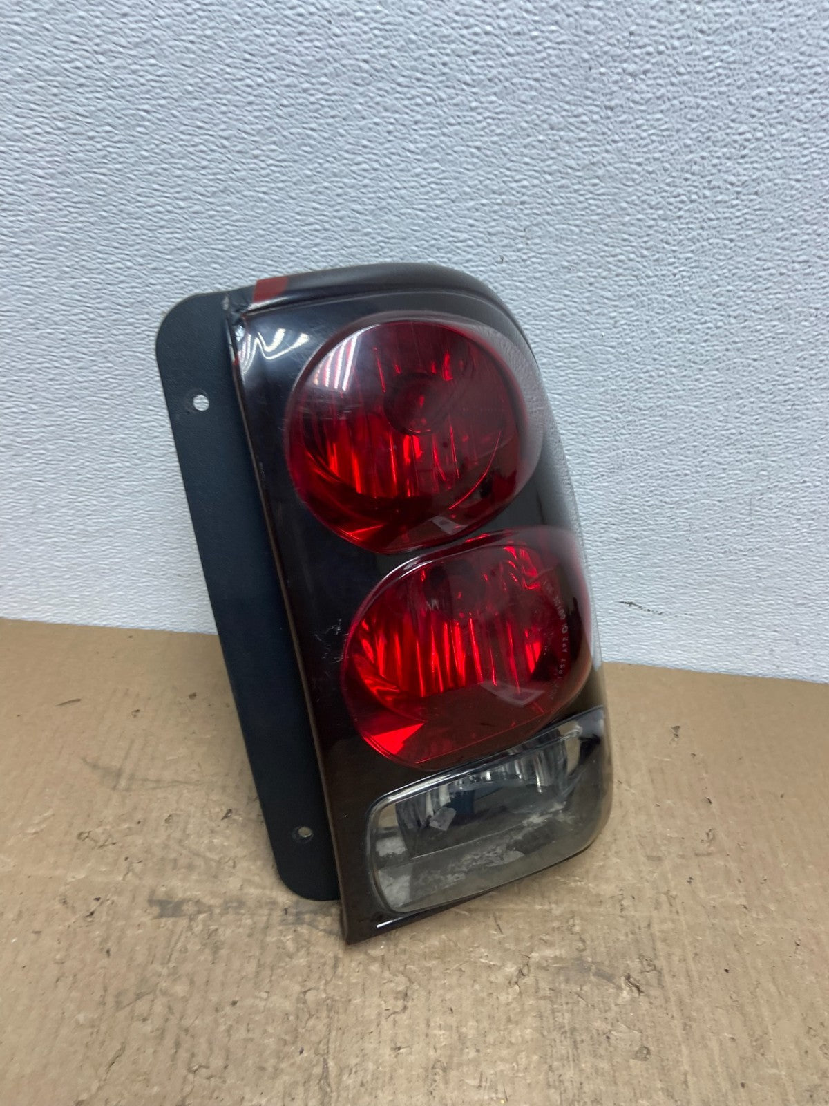 2002 to 2009 Chevrolet Trailblazer Right Passenger Rh Tail Light AB8556 DW2