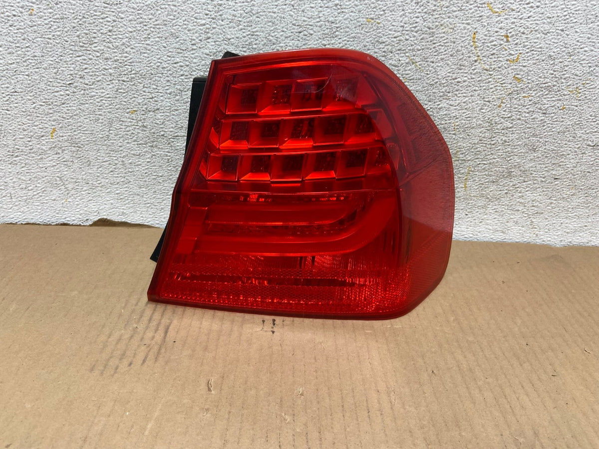 2009 2010 BMW 328i 3 Series Right Passenger RH Side Tail Light AH3034 LK0