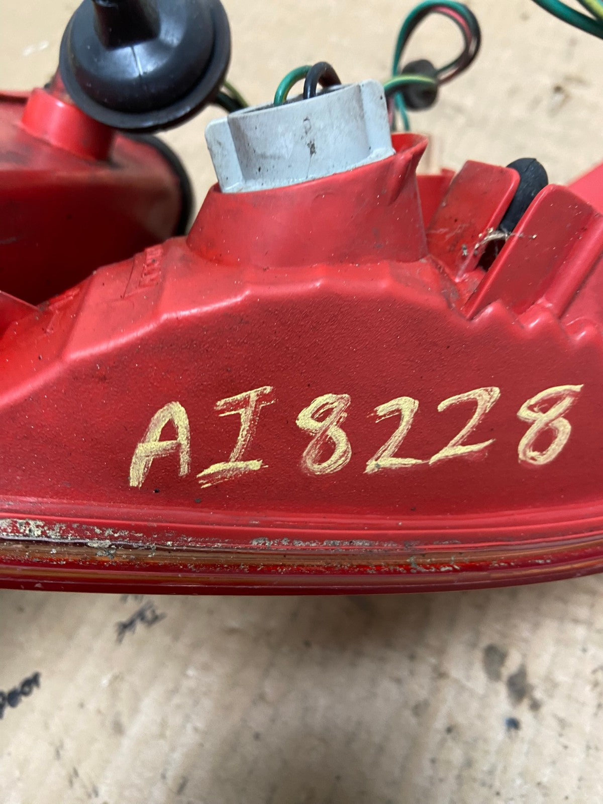 2001 2002 Mazda Millenia Left Driver Side Tail Light AI8228 LK8