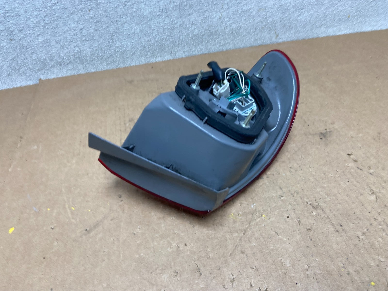 1998 1999 2000 Toyota Corolla Right Passenger Side Tail light OEM Z7052 DW4