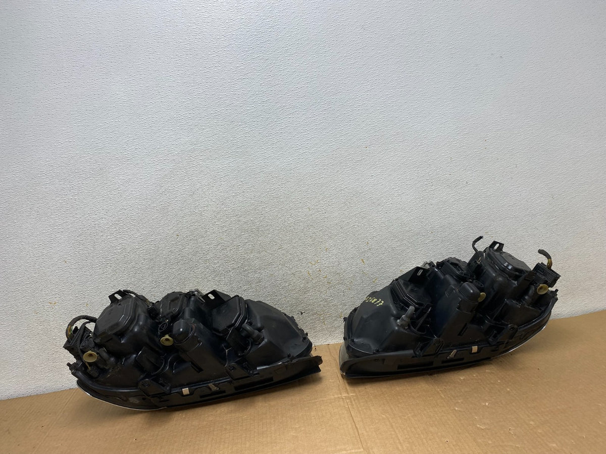 2002 to 2005 BMW 7 Series 745i Xenon Left+Right Headlights AI6877 DW10
