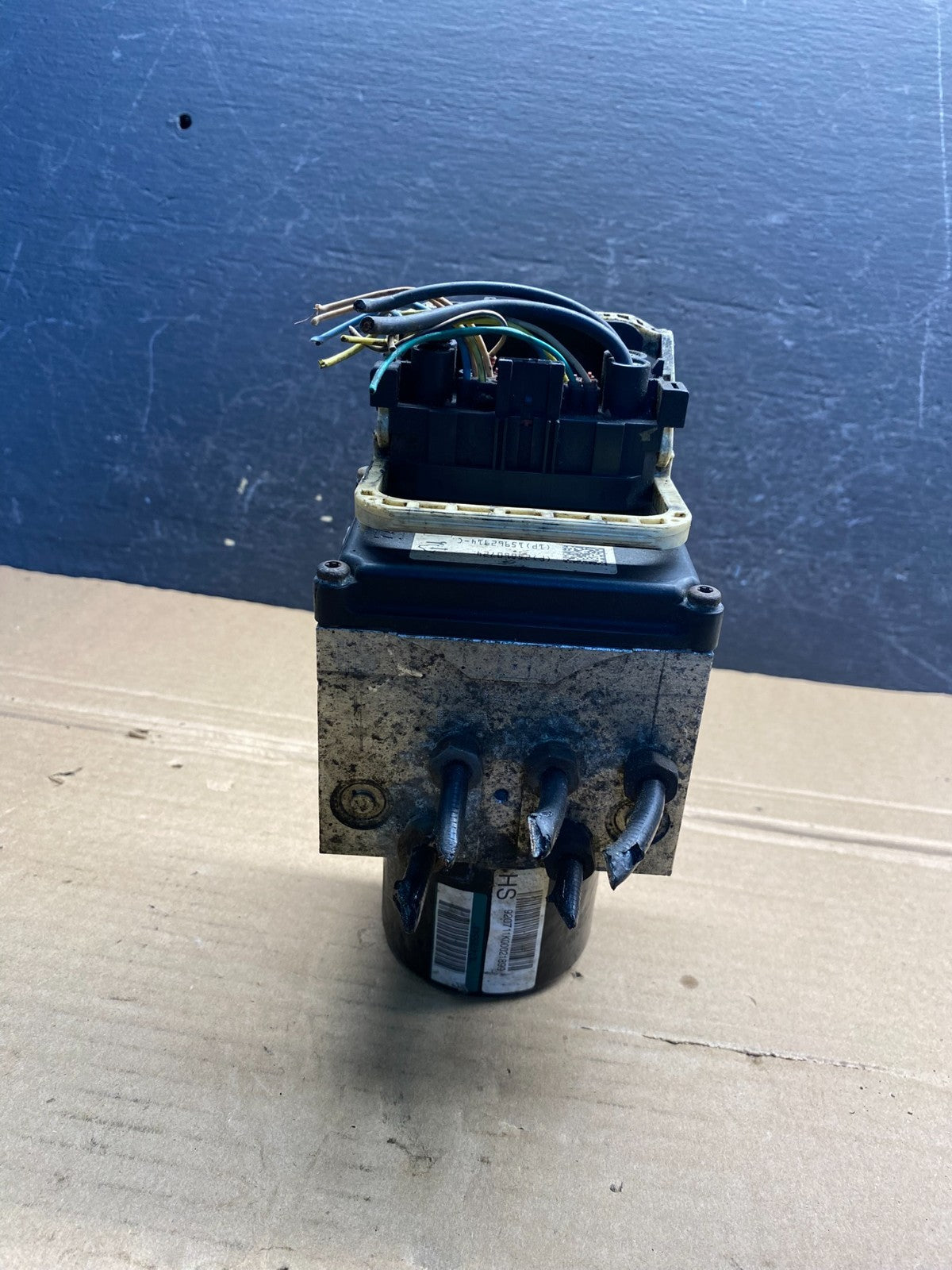 2004-2006 Chevrolet Express ABS Pump Control 13567118 Module AE8095 DG1