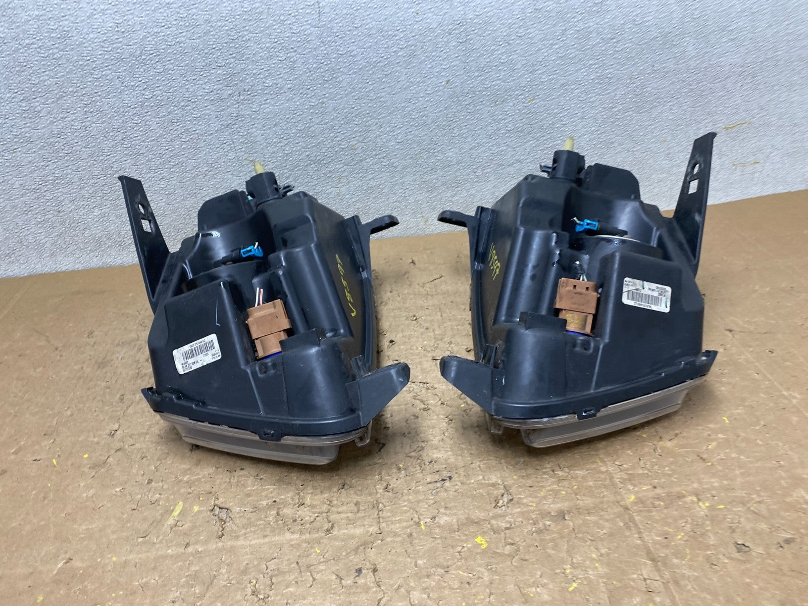 2011-2013 Jeep Grand Cherokee Left+Right Halogen Headlights V8597 DW12
