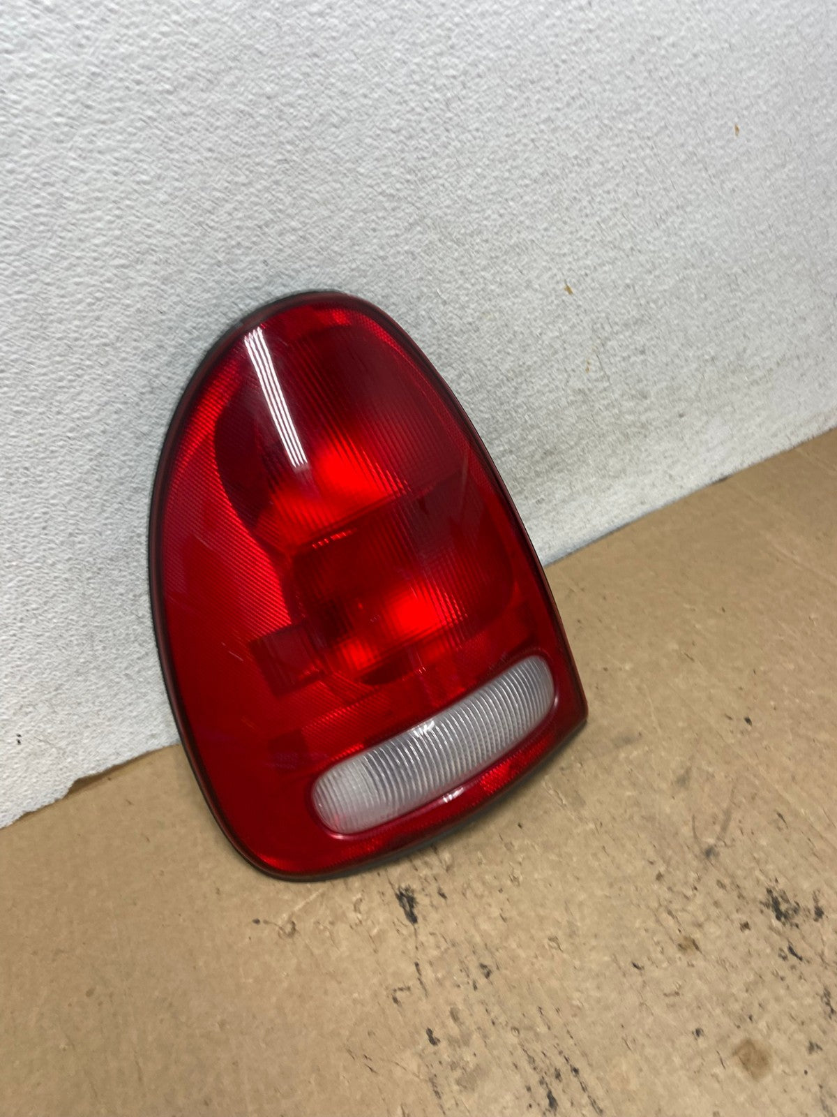 1998 to 2003 Dodge Durango Tail Light Left Driver LH Side AG2420 LK2