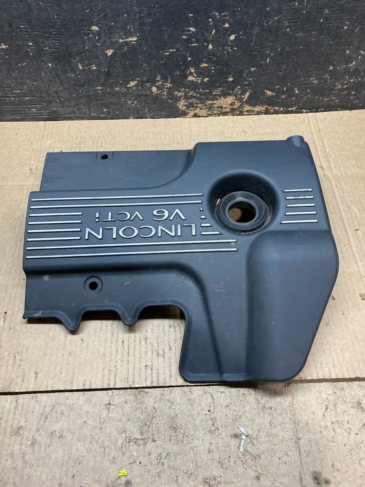 2003 to 2005 Lincoln LS 3.0L V6 Engine Motor Cover OEM X9586 DG1