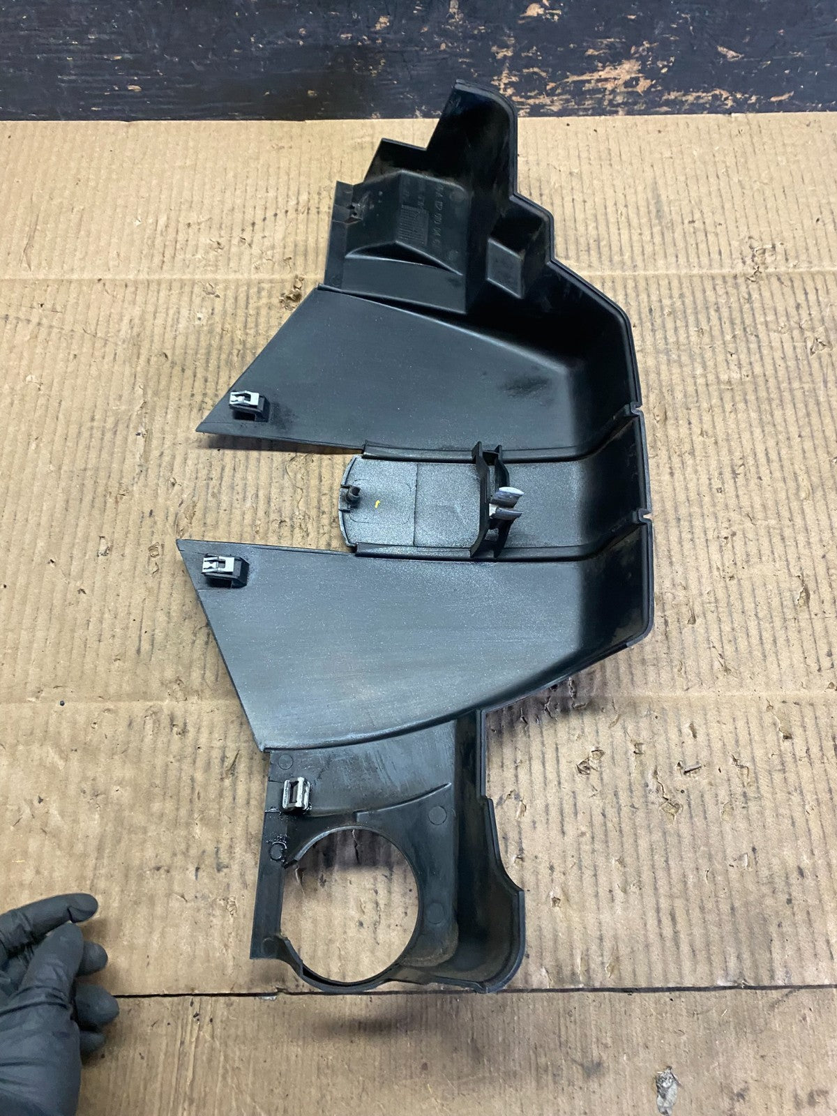 2002 to 2006 Mercedes C240 Engine Air Intake Cleaner Box t6775 DG7