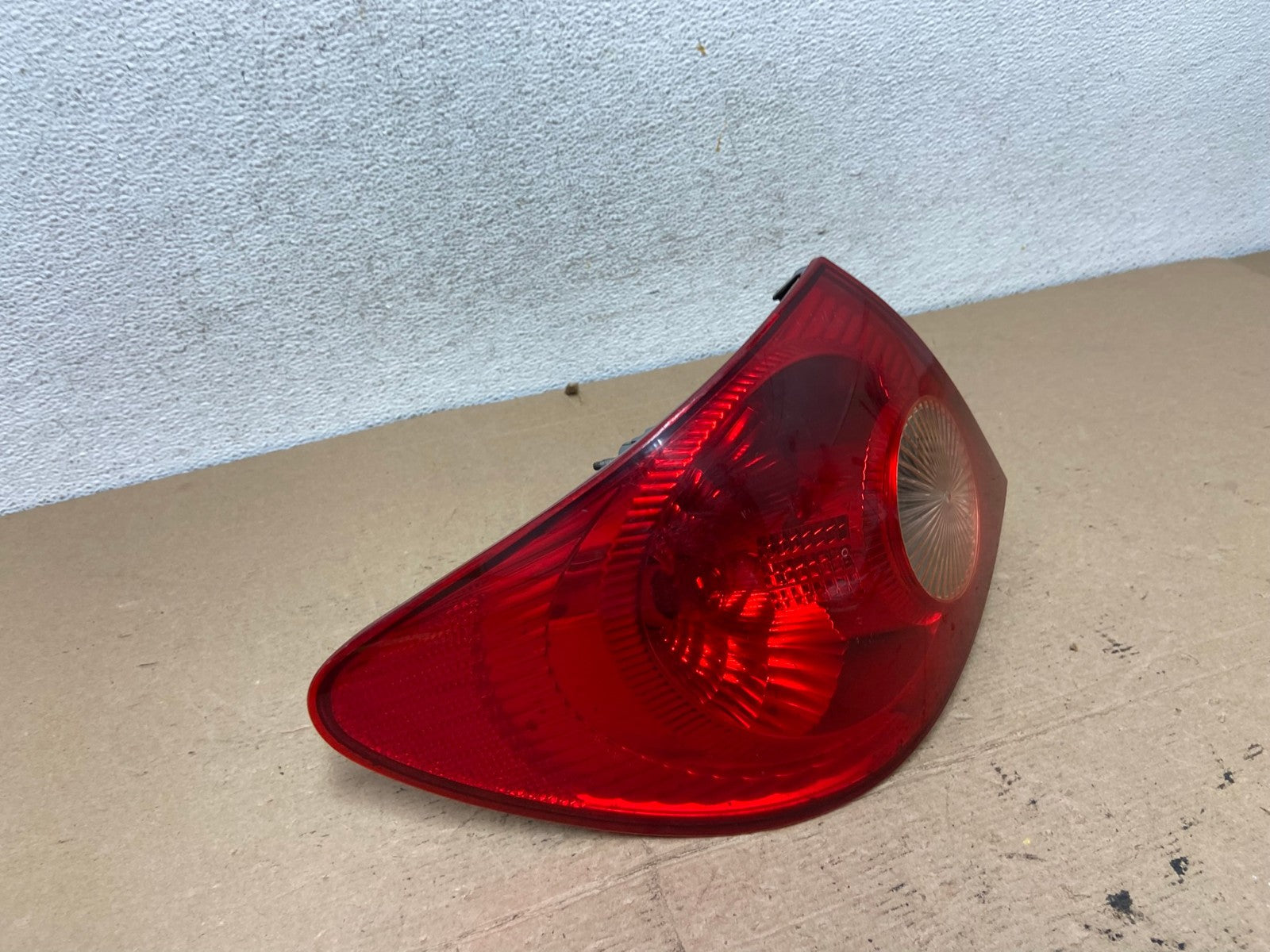 2005 to 2008 Toyota Corolla Left Driver Lh Side Tail Light AF4771 LK2