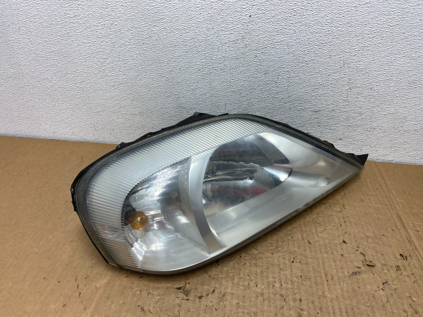 2000 to 2005 Mercury Sable Right Passenger Side Halogen Headlight AC8254 DW2