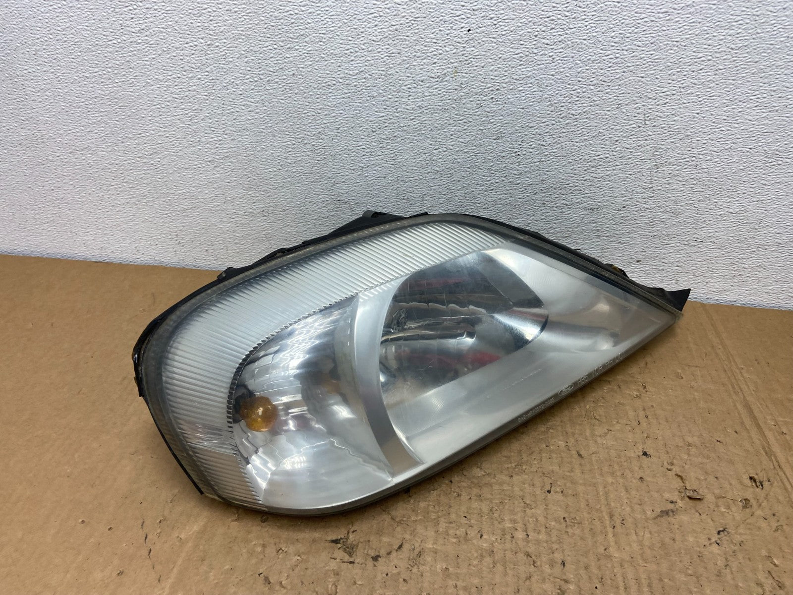 2000 to 2005 Mercury Sable Right Passenger Side Halogen Headlight AC8254 DW2