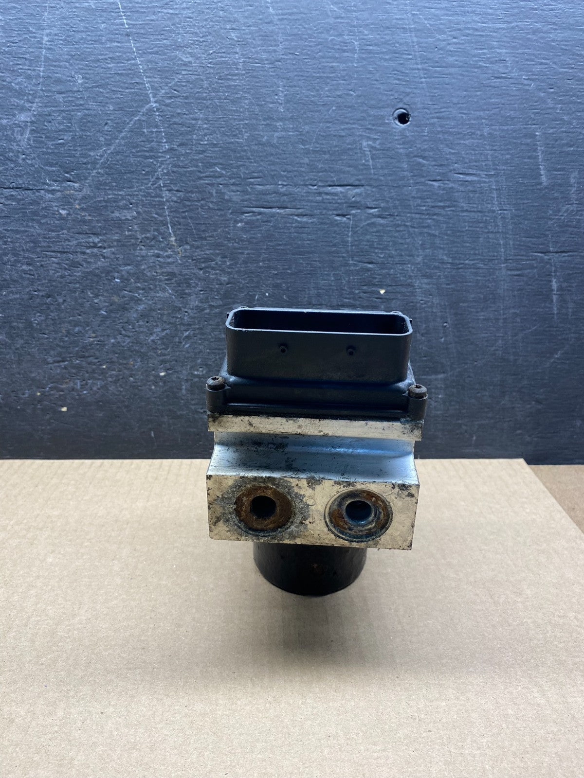 2011 - 2014 Ford E250 E350 Van ABS Anti Lock Brake Pump Module ag9693 DG3