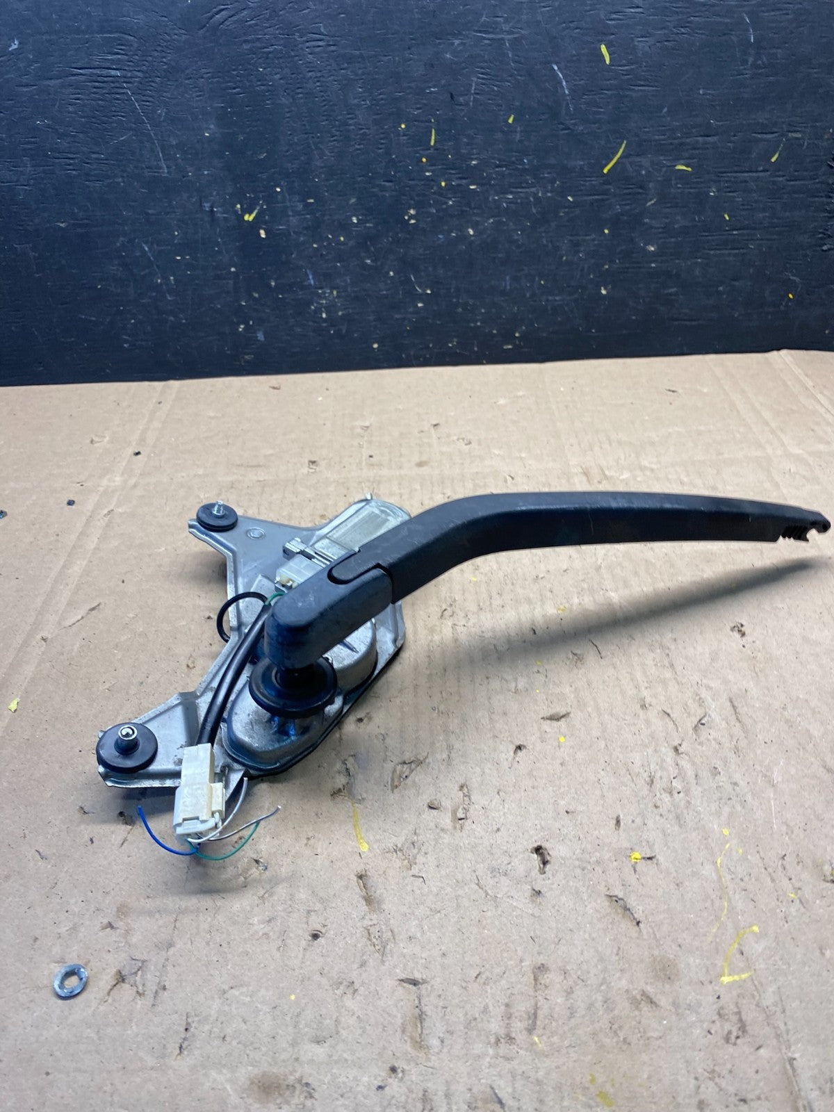 2004 to 2009 Toyota Prius Rear Wiper Windshield Motor R8842 DG2