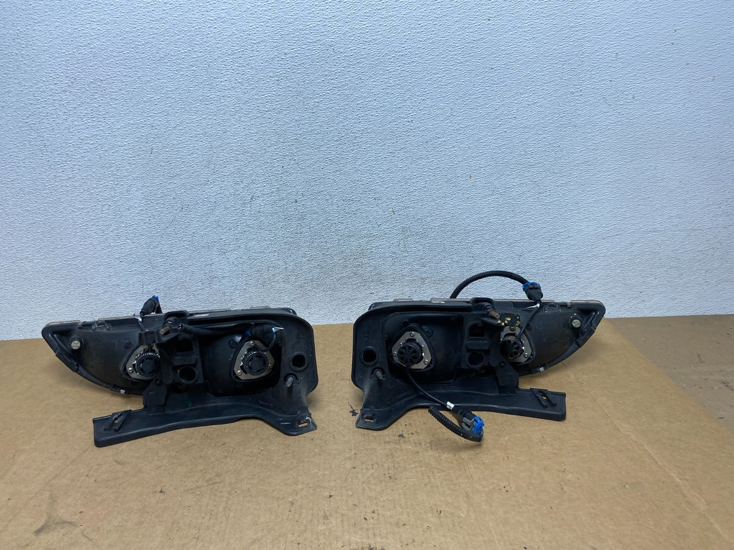 1995 to 1999 Chevrolet Cavalier Left+Right Set Halogen Headlight AE3227 DG4