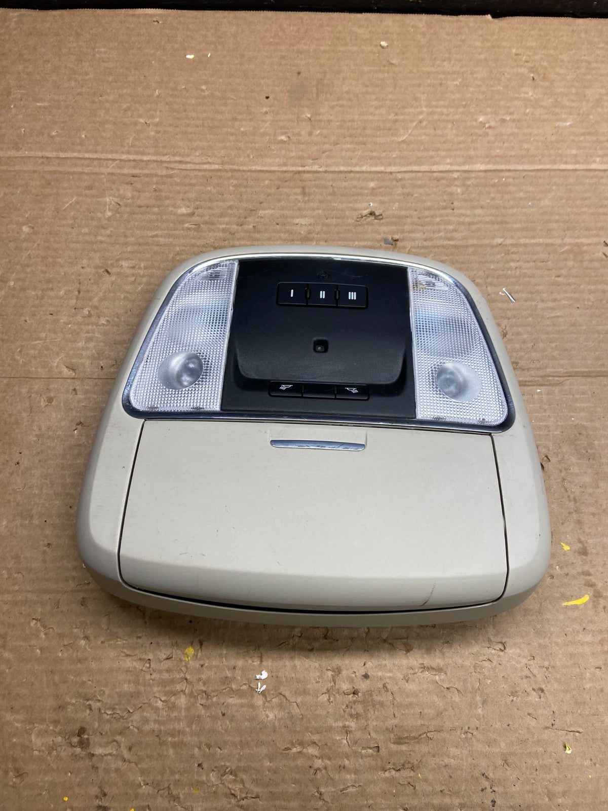2014 to 2017 Jeep Cherokee Overhead Console Dome Light OEM W1784 DG0