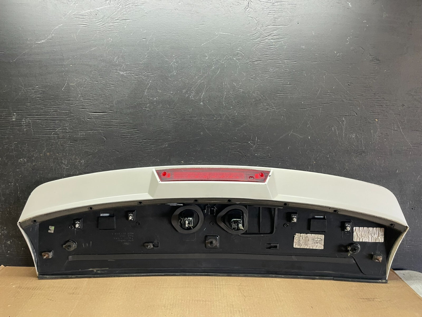 2007 to 2010 Ford Edge Rear Spoiler Wing With Brake Light OEM L9126 DG8