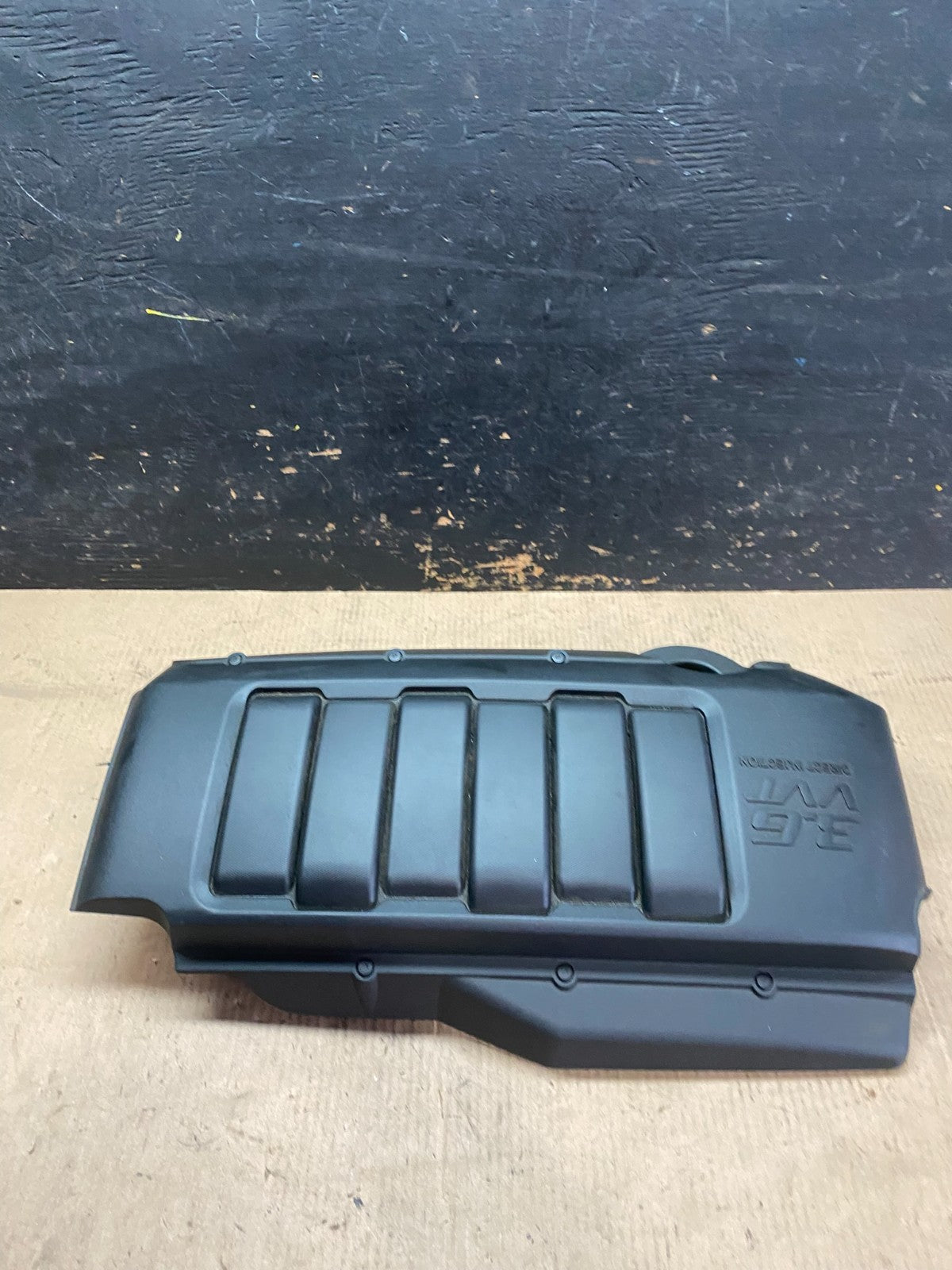 2007 to 2008 GMC Acadia 3.6L VVT Engine Cover Shield T0042 DG1