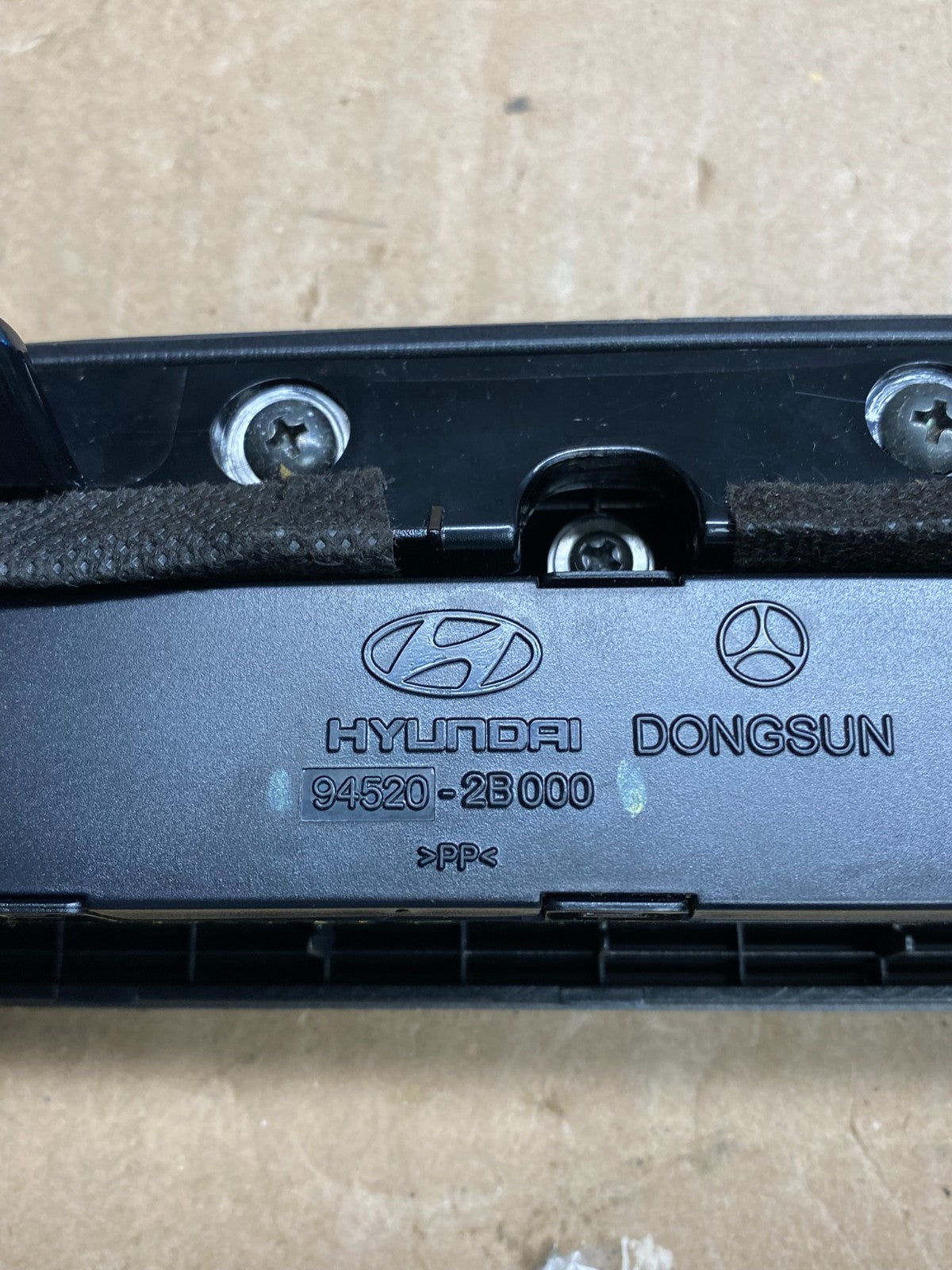 2007 to 2009 Hyundai Santa Fe Center Dashboard Radio Bezel Trim ah5486 DG4