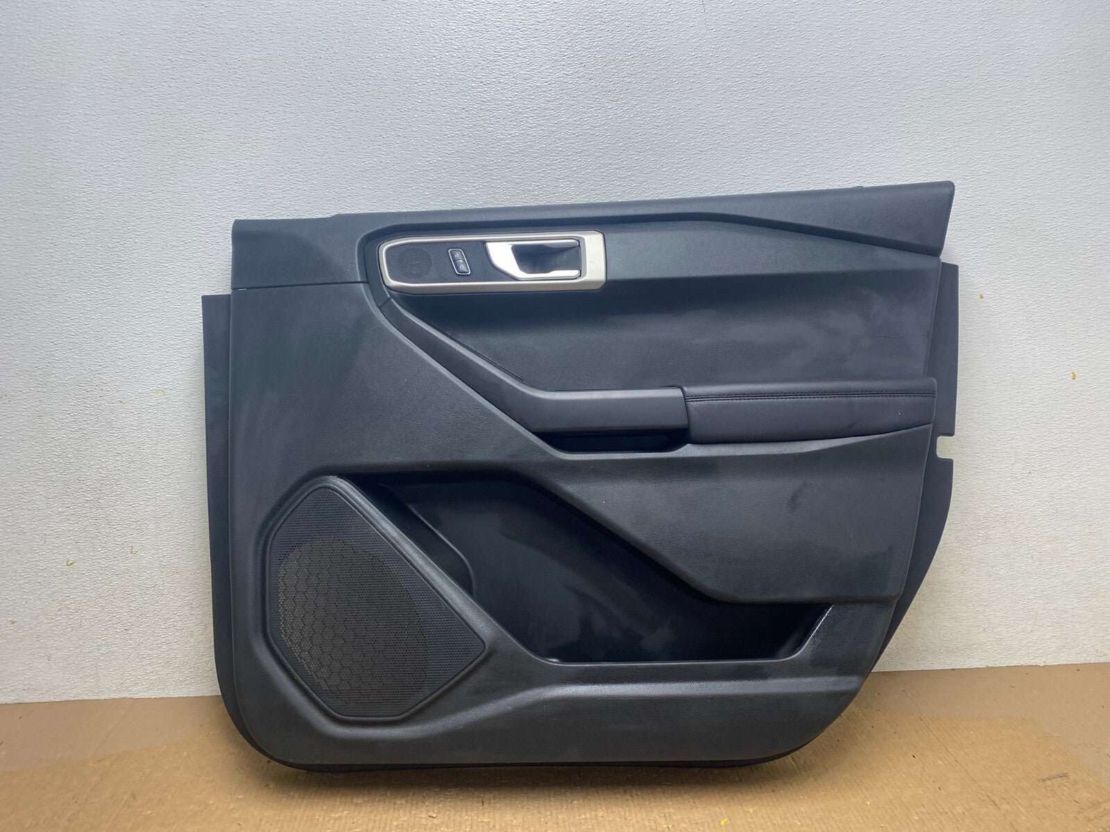 2020 to 2023 Ford Explorer Interceptor Front Right Side Door Panel OEM G17760