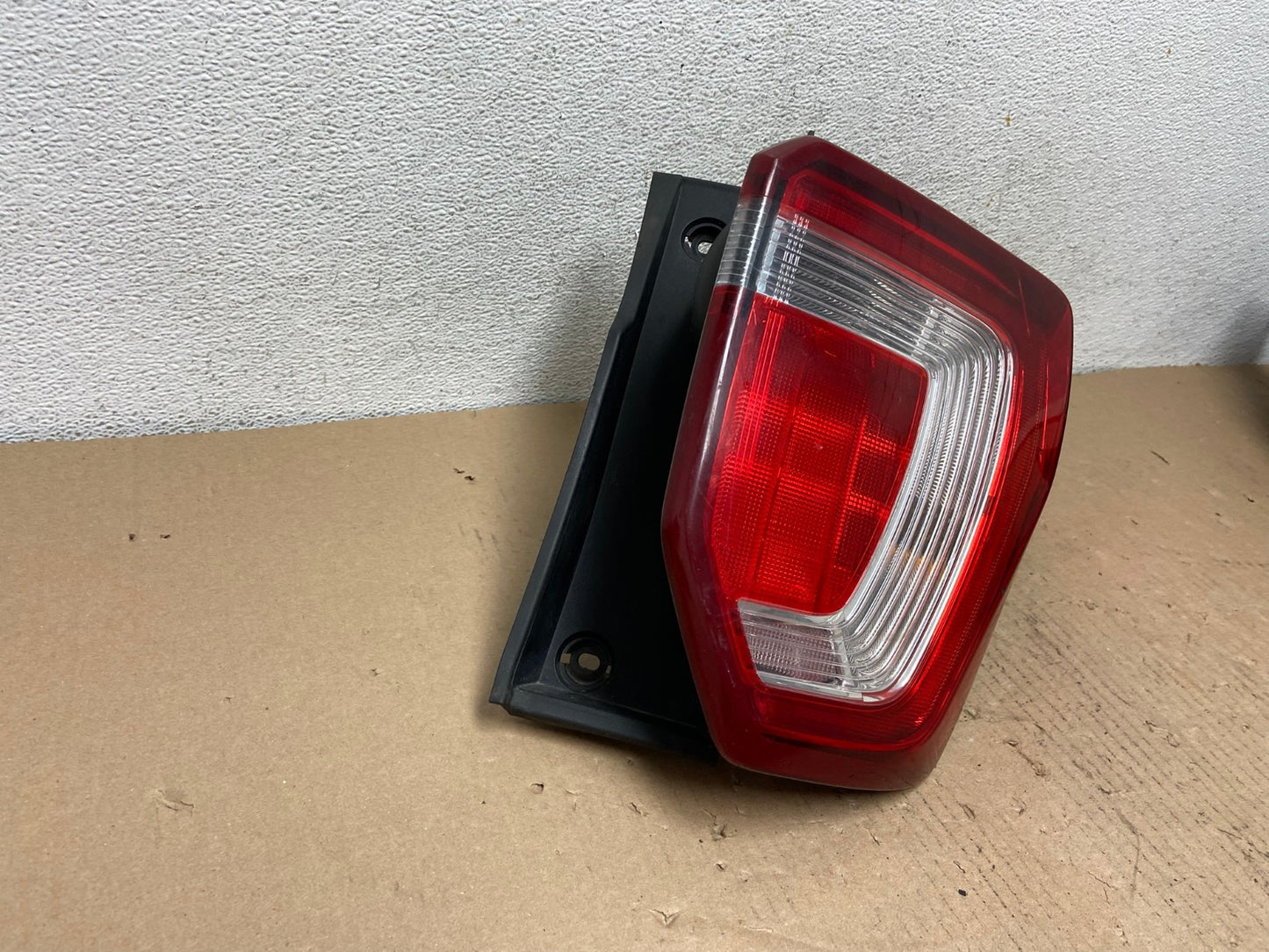 2016 -2019 Ford Explorer Right Passenger Side Rh Tail light AF3178 LK2