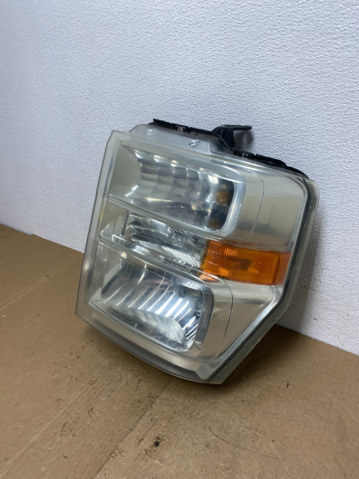 2008-2014 Ford Econoline E150 E250 E350 Left Driver LH Headlight AC5860 DW1
