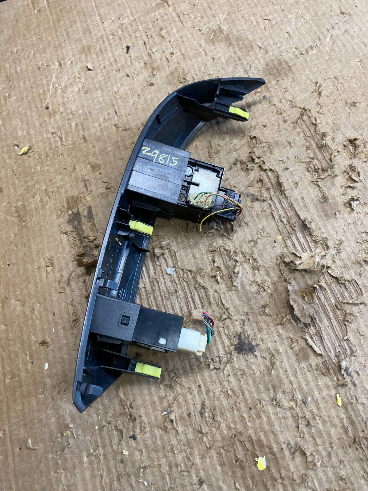 2004 to 2010 Toyota Sienna Left Side Climate Switches Bezel Trim OEM z9815 DG3