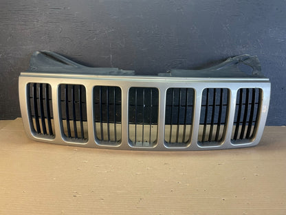 2005 2006 2007 Jeep Grand Cherokee Front Upper Grill Grille AE8662 DW0