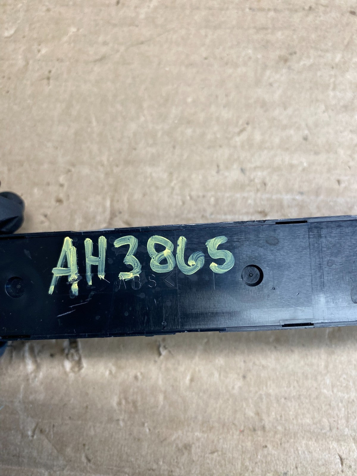 2005-2007 Land Range Rover LR3 Center Console Hazard Door Lock Switch ah3865 DG5