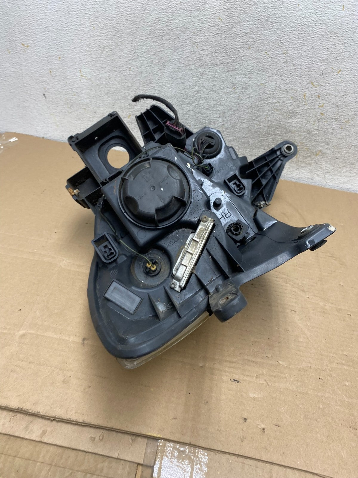2008-2012 Buick Enclave Right Passenger Headlight Xenon Hid Two Ballast AH93906
