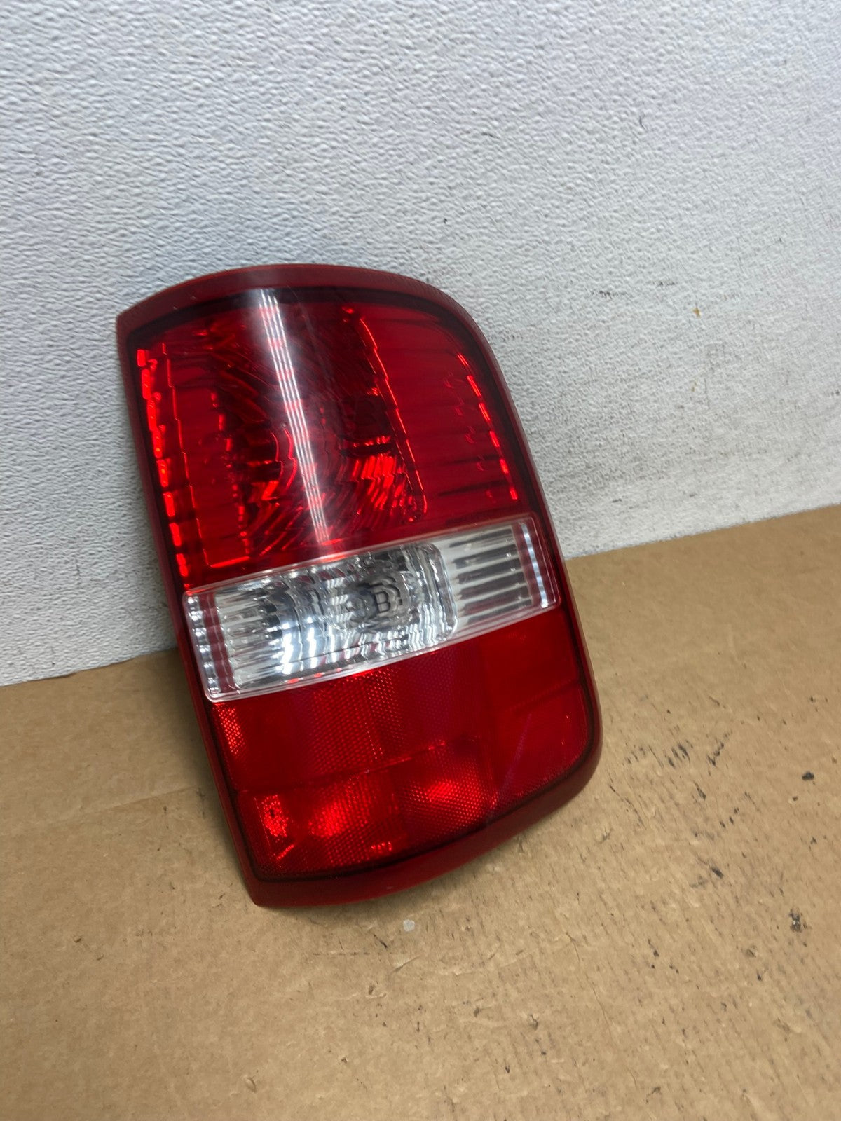 2004 to 2008 Ford F150 F-150 Right Passenger RH Side Tail Light AD4649 LK2