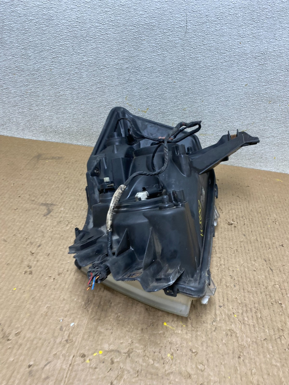 2004 to 2007 Nissan Armada Right Passenger RH Side Headlight Oem W5452 DW11